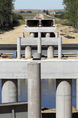 Nuevo puente sobre el río Esla carretera Castrofuerte a Toral de los Guzmanes